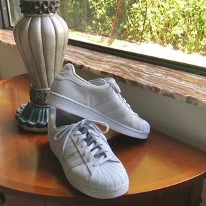 Adidas Light Grey suede Sneakers.